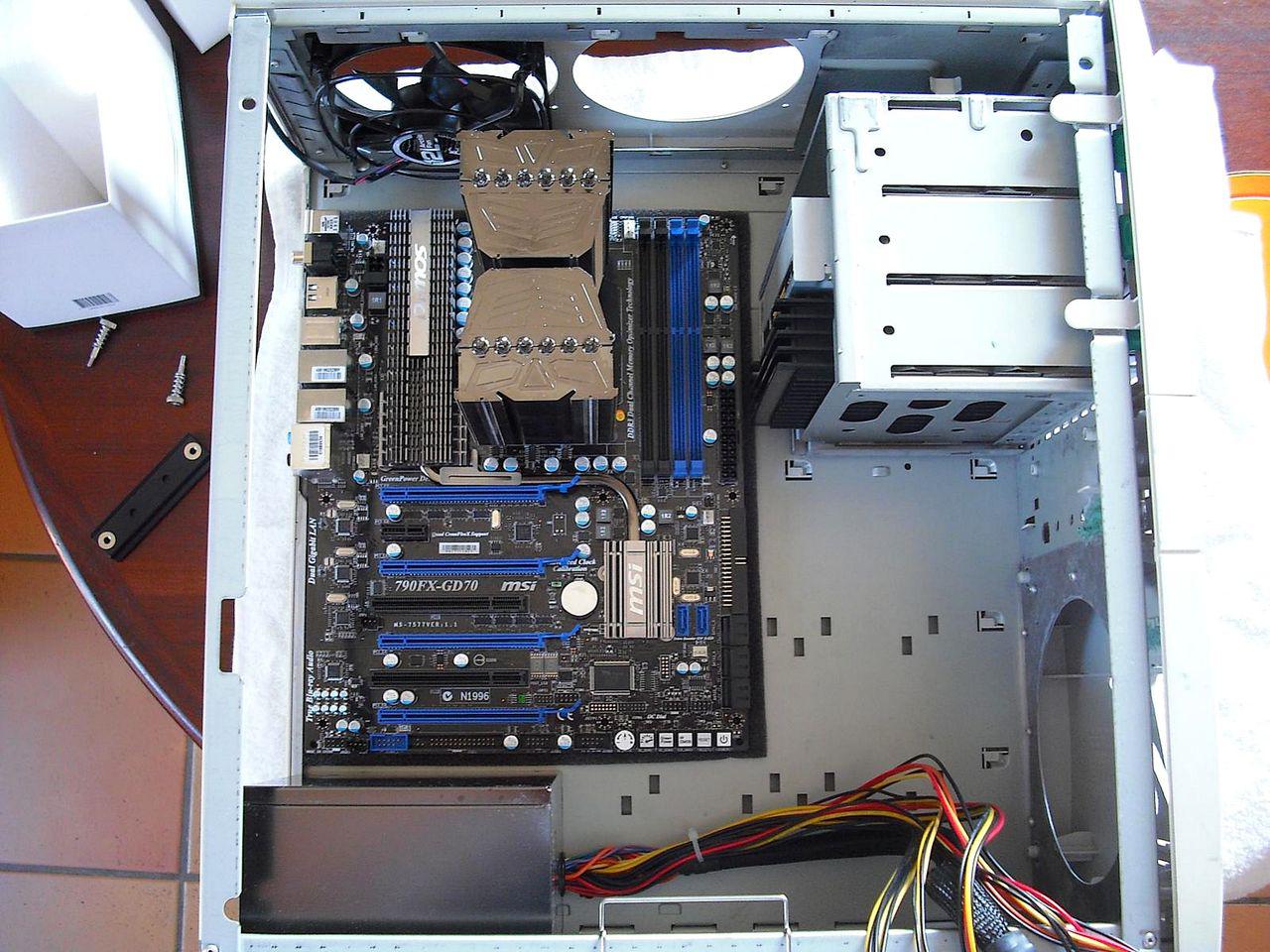 [01/08/2010] Casemod Concrete Elephant: Ein Retro-Gehäuse wird aufgemöbelt (46)