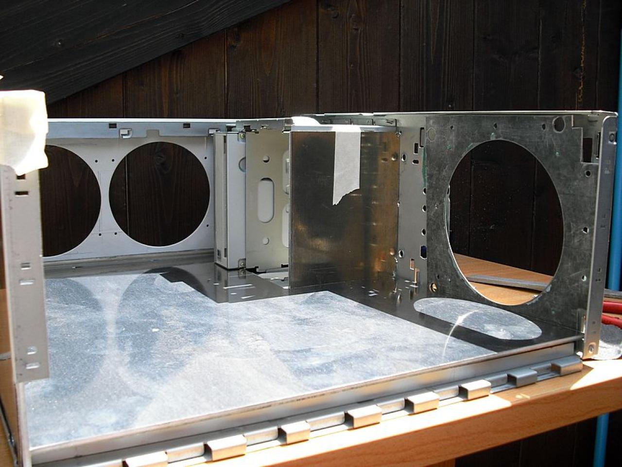 [01/08/2010] Casemod Concrete Elephant: Ein Retro-Gehäuse wird aufgemöbelt (53)