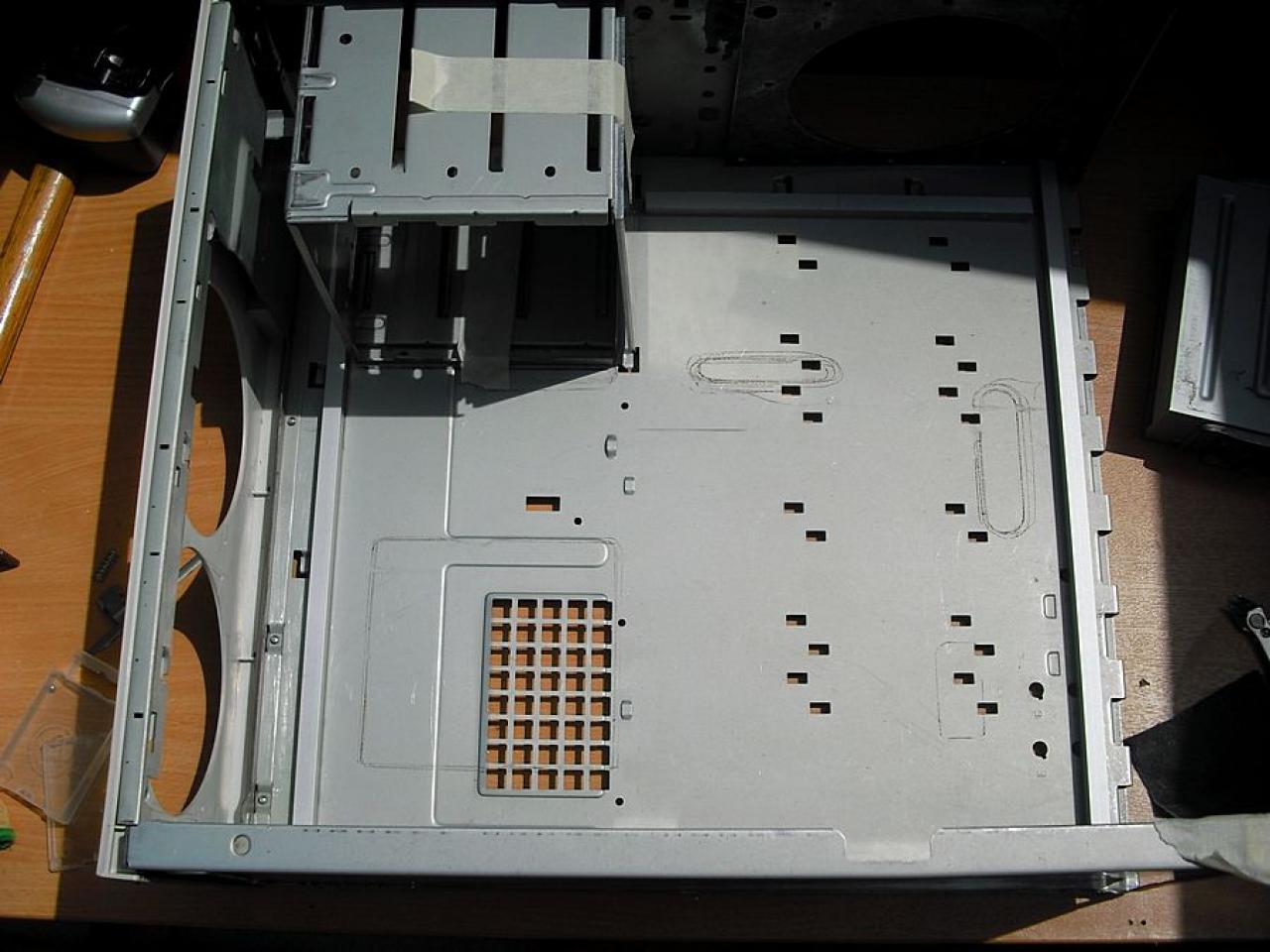 [01/08/2010] Casemod Concrete Elephant: Ein Retro-Gehäuse wird aufgemöbelt (54)