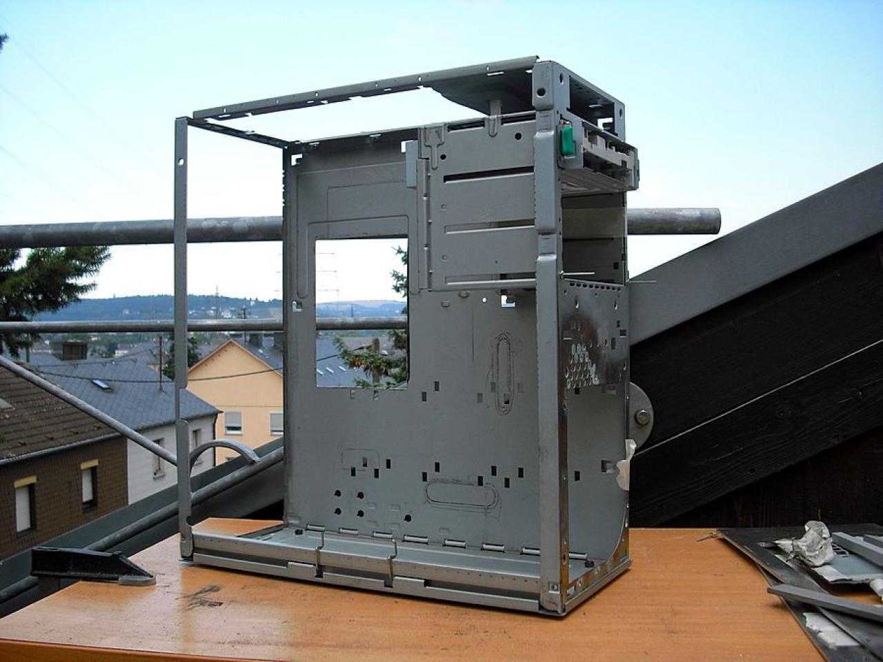 [01/08/2010] Casemod Concrete Elephant: Ein Retro-Gehäuse wird aufgemöbelt (57)