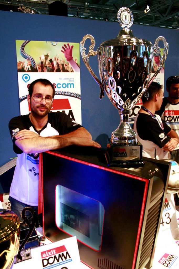 [23/08/2010] 9. Deutsche Casemod Meisterschaft 2010: Den 1. Platz in der Disziplin CaseMod belegte Patrick Betz mit Cougar-Tower