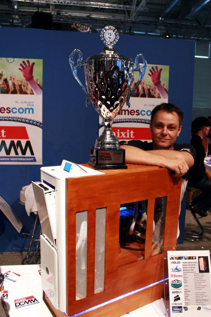 [23/08/2010] 9. Deutsche Casemod Meisterschaft 2010: Den 2. Platz in der Disziplin CaseMod belegte Oliver Peier mit extreme media