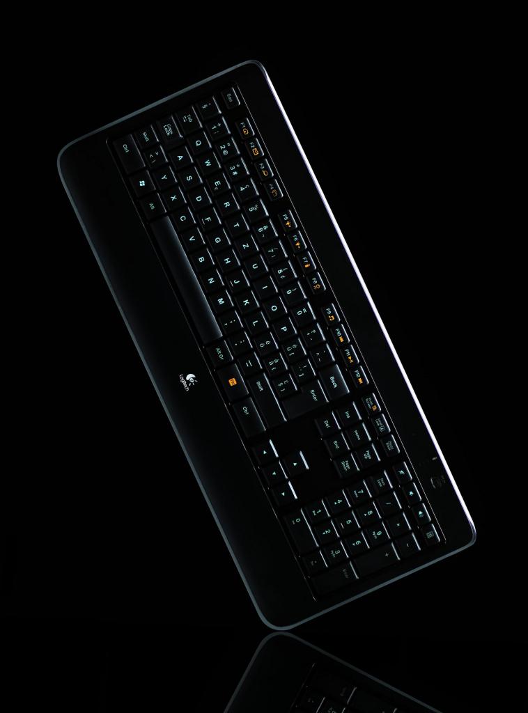 [18/08/2010] Logitech Wireless Illuminated Keyboard K800 (2)