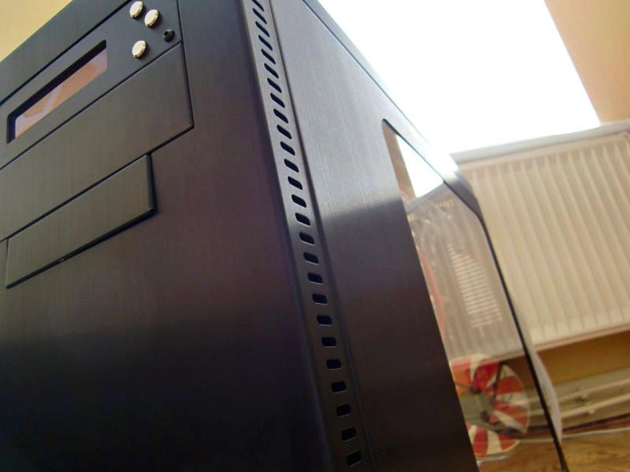 [27/08/2010] Casemod eines Lian Li PC-A05NB: PC von Grillmaster (16)