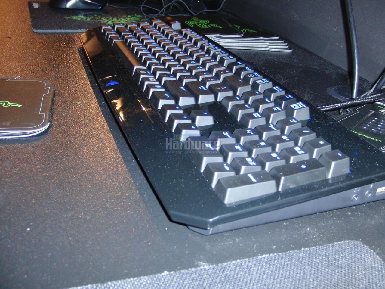 [19/08/2010] Razer Black Widow auf der Gamescom 2010 (2)