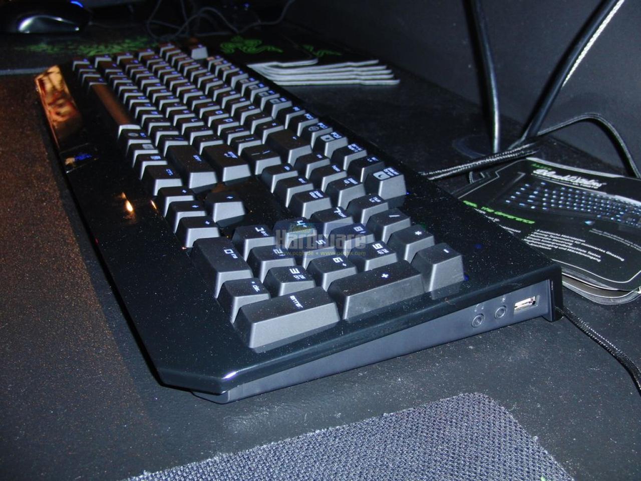 [19/08/2010] Razer Black Widow auf der Gamescom 2010 (4)
