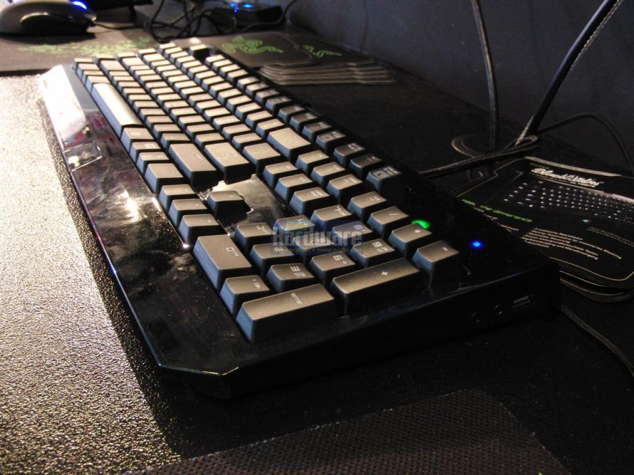 [19/08/2010] Razer Black Widow auf der Gamescom 2010 (5)