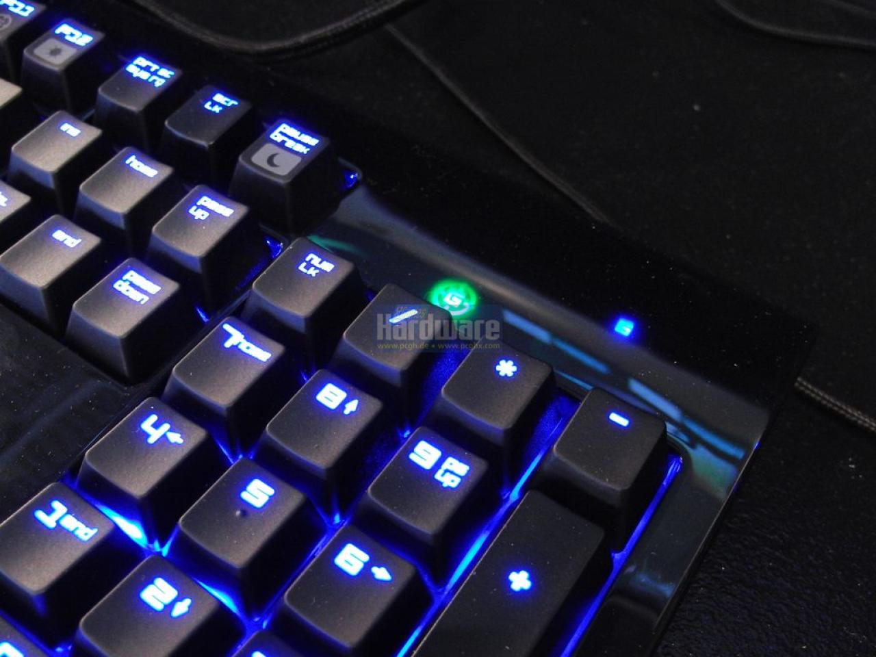 [19/08/2010] Razer Black Widow auf der Gamescom 2010 (10)
