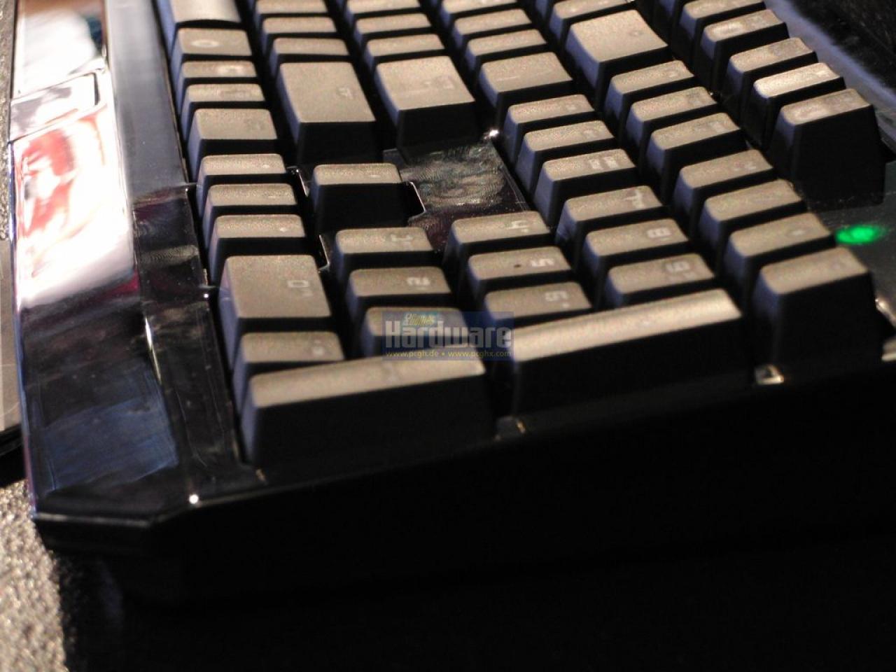 [19/08/2010] Razer Black Widow auf der Gamescom 2010 (11)