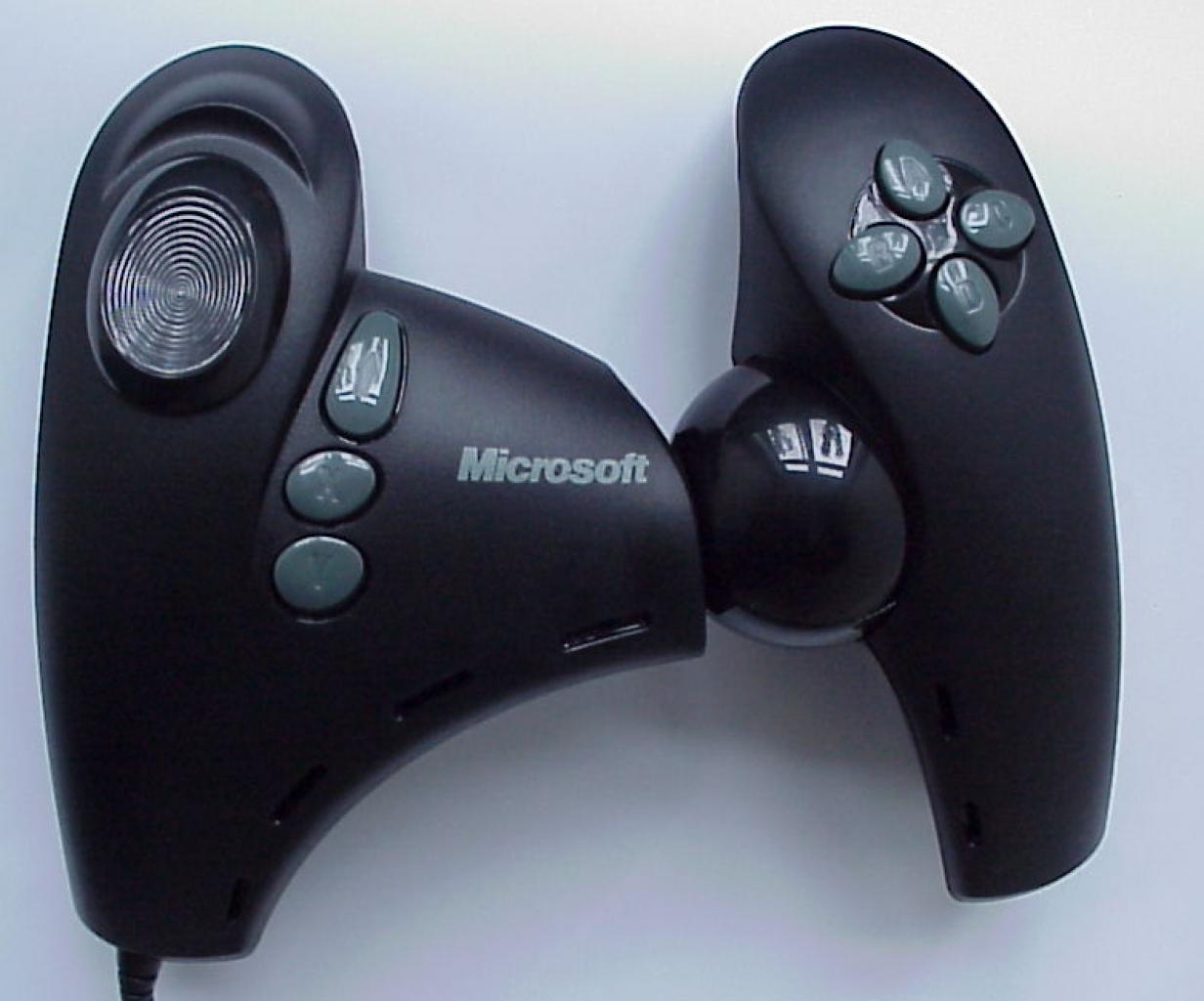 [13/08/2010] Microsoft Sidewinder Dual Strike: Der Versuch, eine Maus-ähnliche Steuerung in Gamepad-Form zu bringen, schlug fehl.