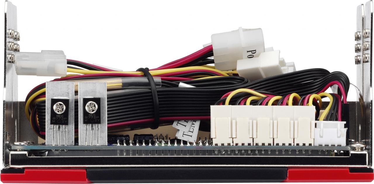 [17/09/2010] Aerocool Strike-X Panel (2)