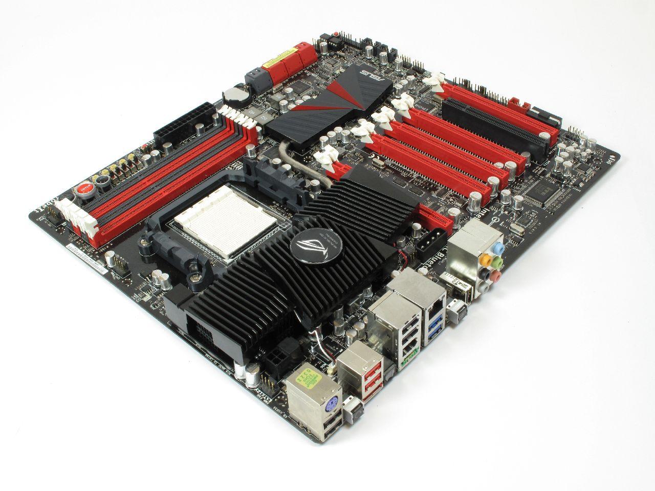 [08/09/2010] Asus Crosshair IV Extreme in der Redaktion eingetroffen. Der Testbericht erscheint in der Ausgabe 11/2010. (9)