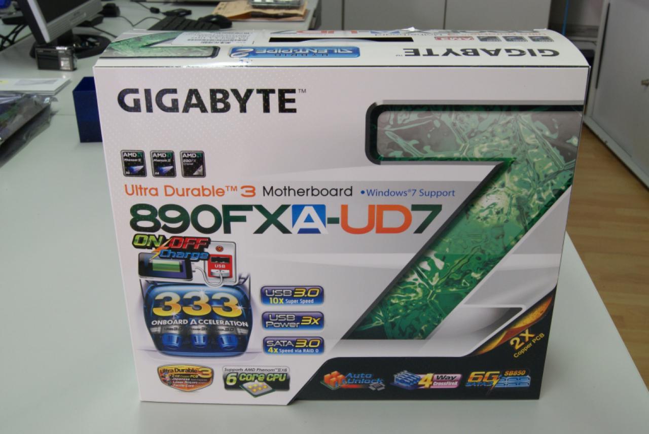 [12/09/2010] Schrauber-Tagebuch: High-End-PC mit 4-GHz-Hexacore, 16 GiByte RAM und vier SSDs (4)