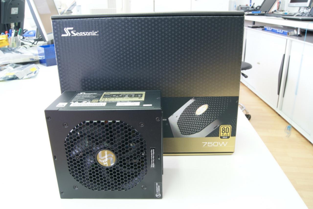 [12/09/2010] Schrauber-Tagebuch: High-End-PC mit 4-GHz-Hexacore, 16 GiByte RAM und vier SSDs (9)