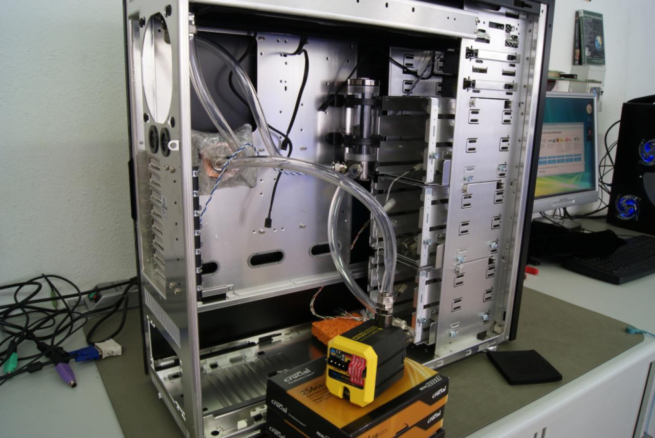 [12/09/2010] Schrauber-Tagebuch: High-End-PC mit 4-GHz-Hexacore, 16 GiByte RAM und vier SSDs (14)