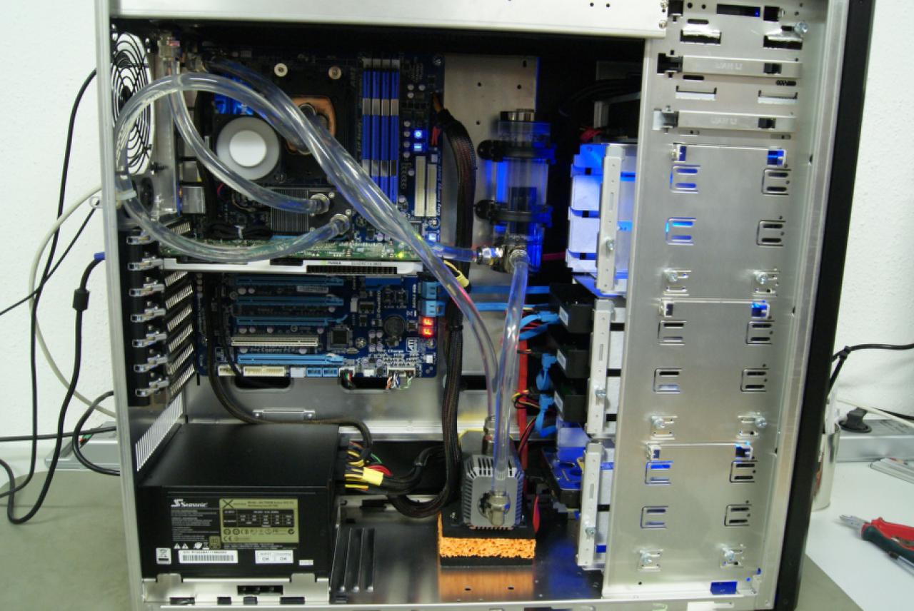 [12/09/2010] Schrauber-Tagebuch: High-End-PC mit 4-GHz-Hexacore, 16 GiByte RAM und vier SSDs (27)