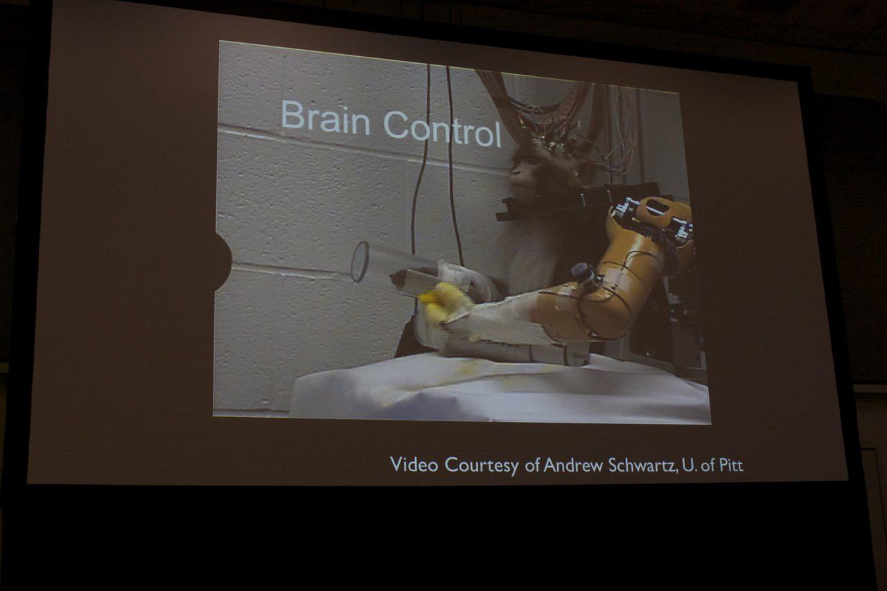 [29/09/2010] GTC 2010: Keine Science-Fiction mehr - Robotersteuerung per Gedankenkraft (12)