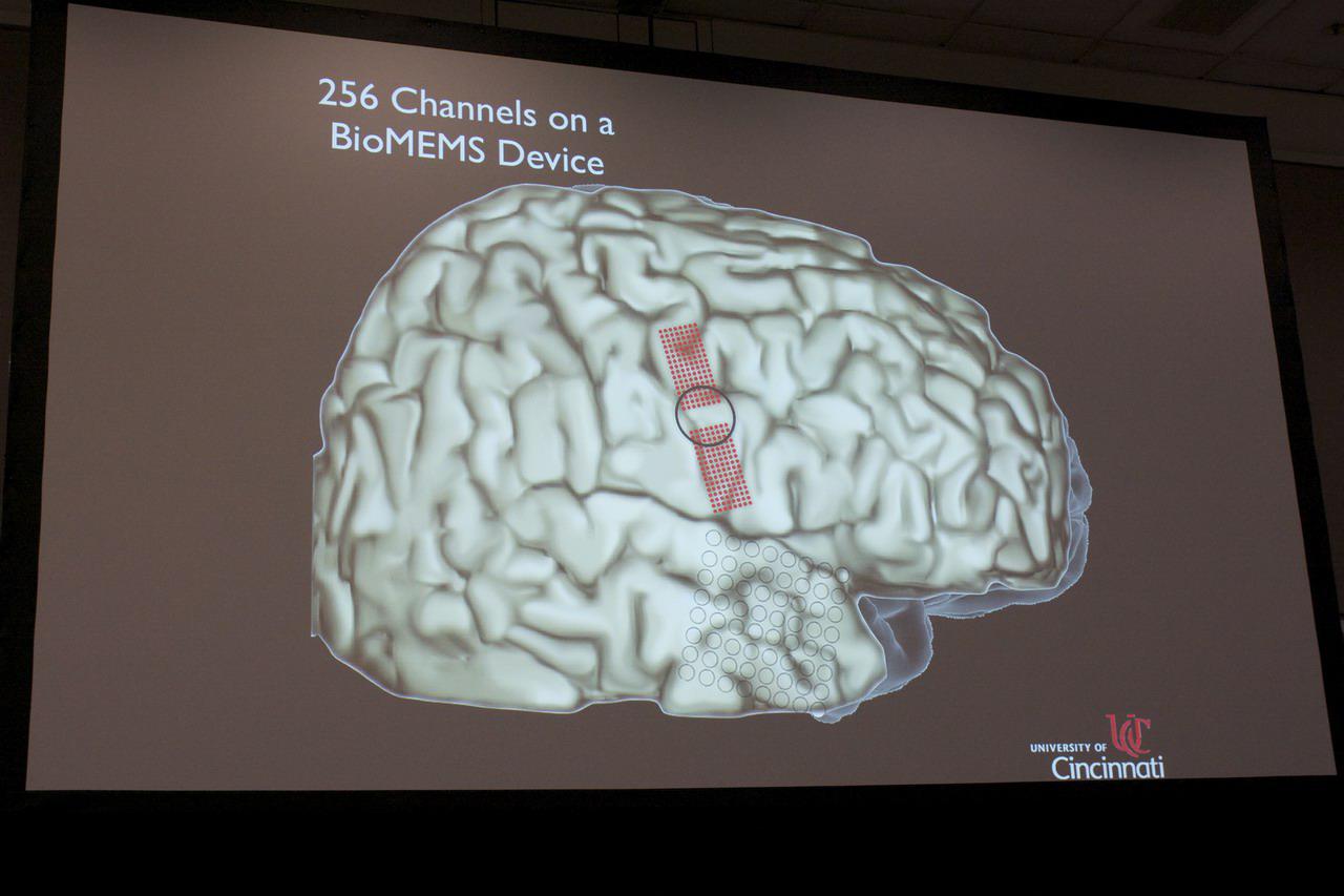 [29/09/2010] GTC 2010: Keine Science-Fiction mehr - Robotersteuerung per Gedankenkraft (30)