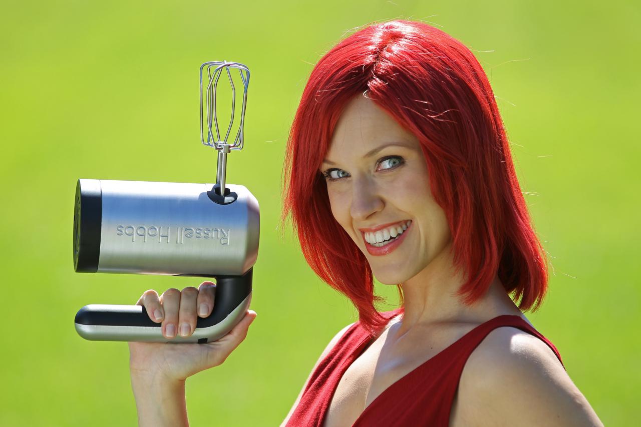 [03/09/2010] IFA 2010: Bundeskanzlerin eröffnet größte Unterhaltungsmesse (Im Bild: Miss IFA) (3)