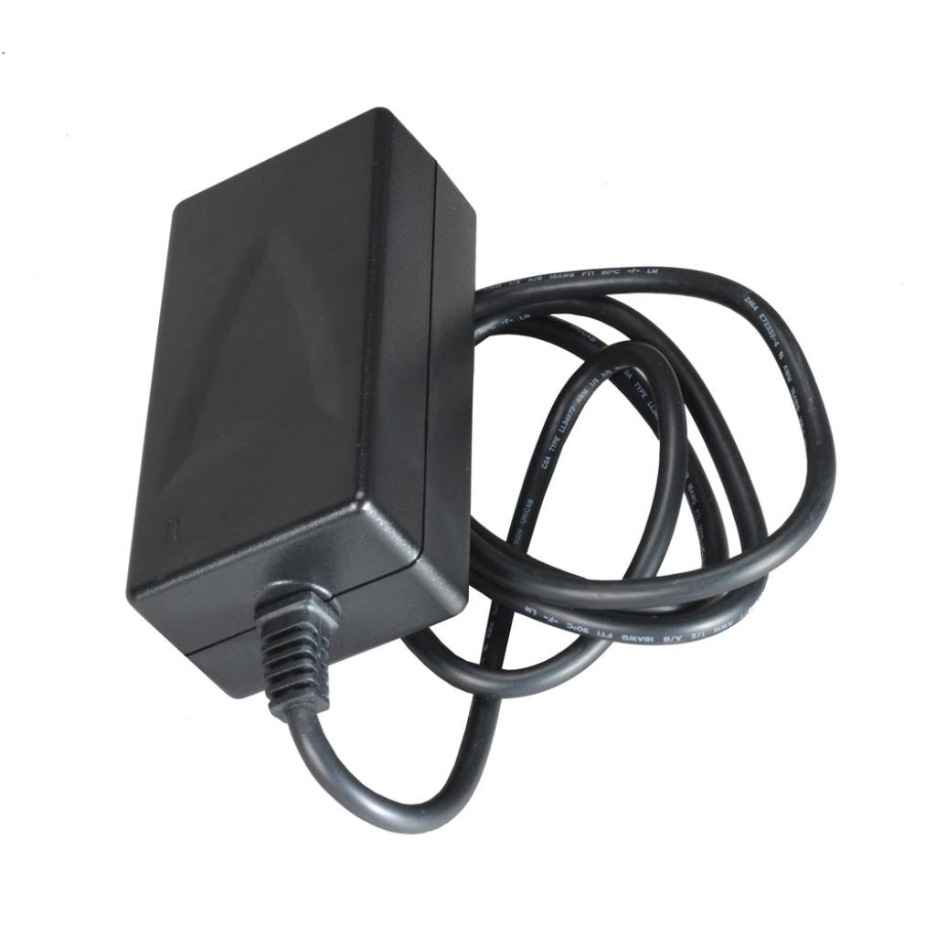 [17/09/2010] Externer Stromadapter (Lian Li PC-Q09) (5)