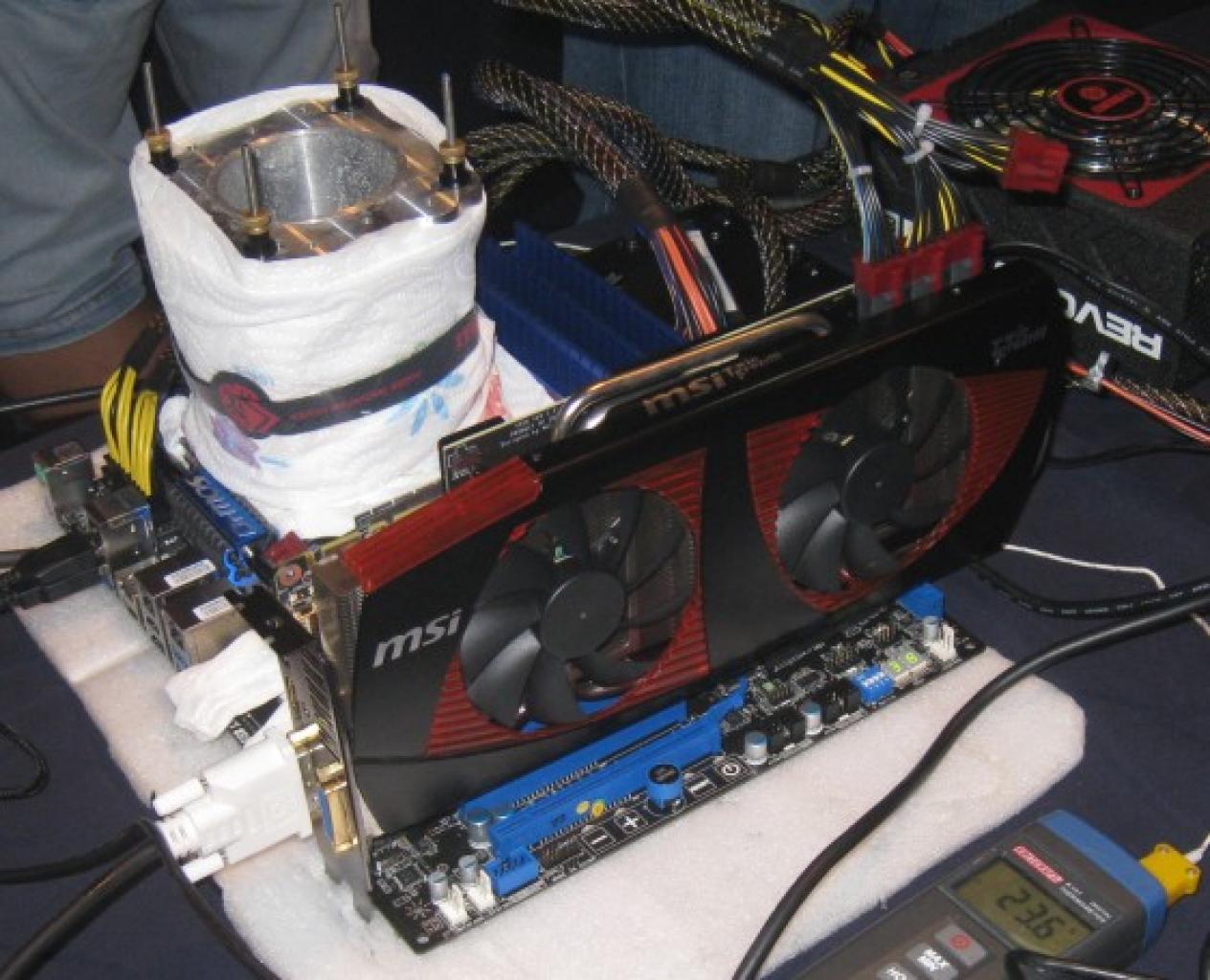 [11/09/2010] MSI N480GTX Lightning für Extrem-Übertakter vorgestellt. (14)