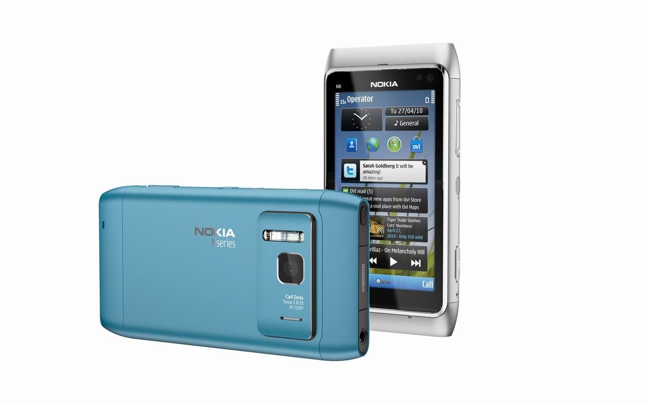 [21/09/2010] Video-Kamera: Das Nokia N8 muss sich einem Direktvergleich mit dem Iphone 4 liefern. (1)
