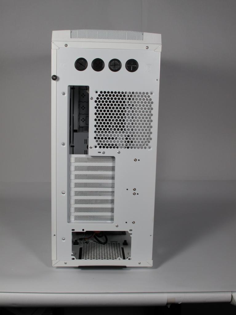 [16/09/2010] Bitfenix Colossus: Nun bei uns im Testlabor. (8)