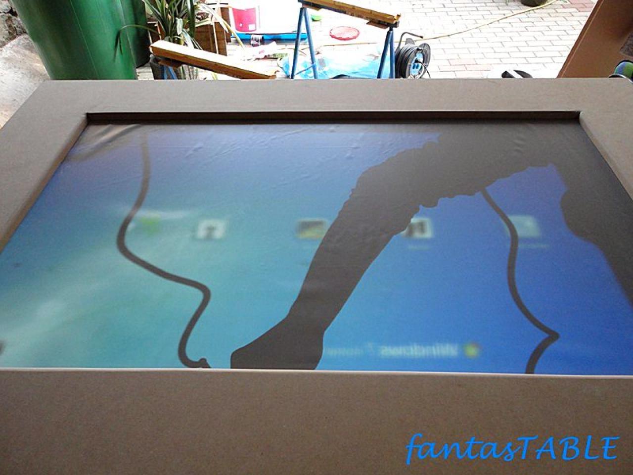 [24/09/2010] Abgefahrenes Seminarfachprojekt Fantastable: Multi-Touch-Tisch im Eigenbau (65)