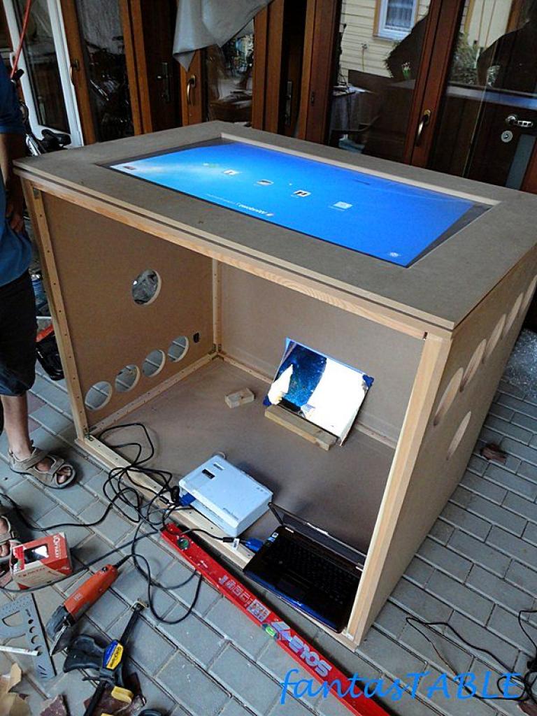 [24/09/2010] Abgefahrenes Seminarfachprojekt Fantastable: Multi-Touch-Tisch im Eigenbau (66)