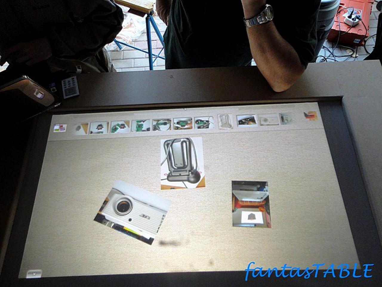 [24/09/2010] Abgefahrenes Seminarfachprojekt Fantastable: Multi-Touch-Tisch im Eigenbau (67)