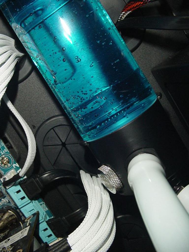 [02/09/2010] Die Wasserkühlungen der PCGHX-Community - Bilder-Update (27)