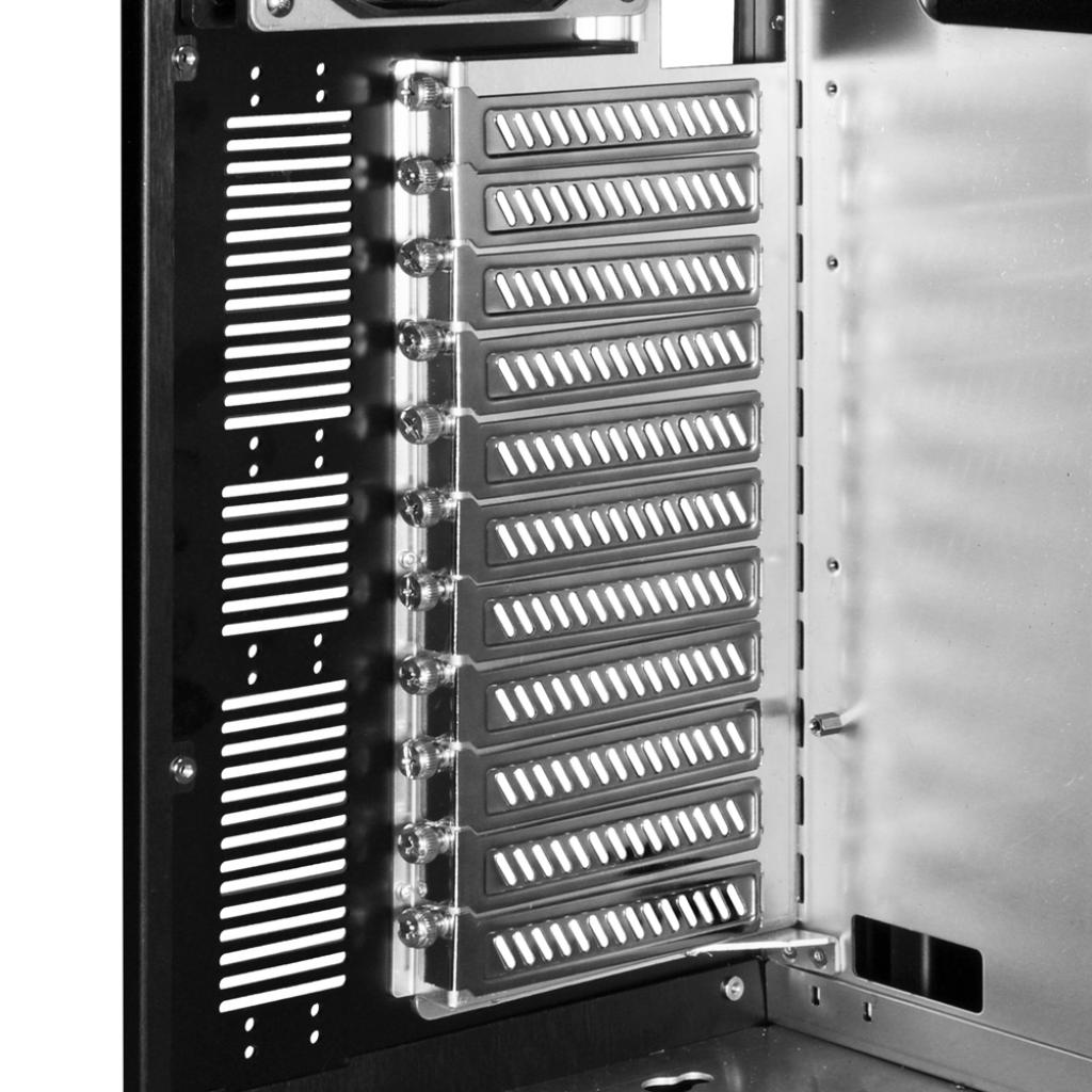 [20/09/2010] Lian-Li PC-V2120 (2)