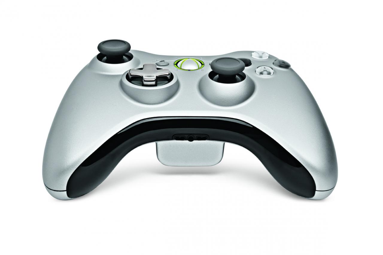 [01/09/2010] Der neue Xbox 360 Controller von Microsoft mit ausstellbarem Steuerkreuz. (6)