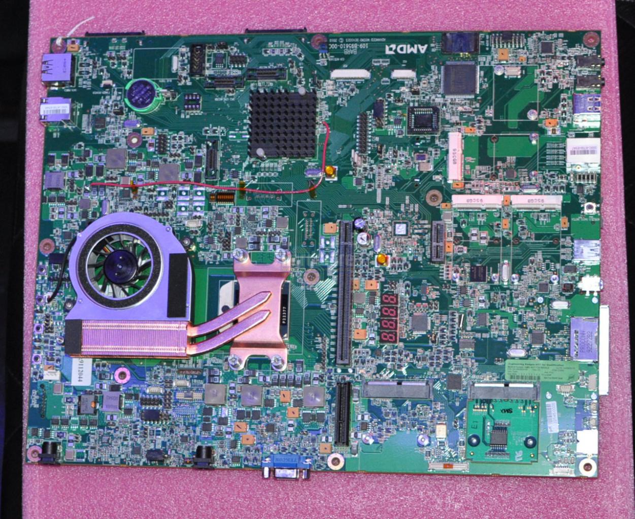 [18/10/2010] AMD Fusion: 32-Nanometer-Protoyp der 