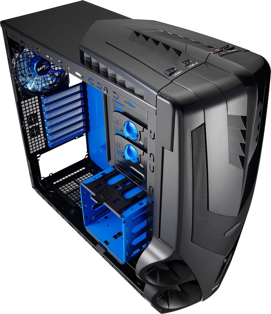 [04/10/2010] Syclone II - Aerocool kündigt neuen Midi-Tower an (4)