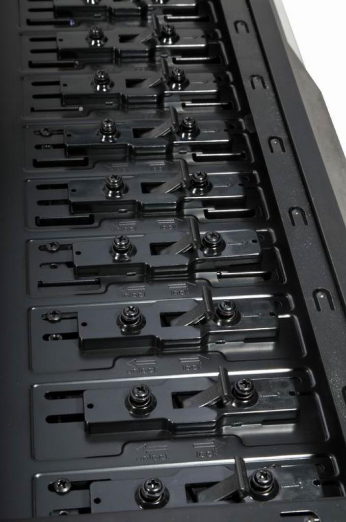 [30/10/2010] Neues von Spire: Der Big-Tower Epoxi SP6002B kommt im November. (12)