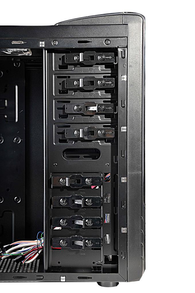 [20/10/2010] Spire Savit 6003: Neues Gehäuse mit vier vorinstallierten 120-mm-LED-Lüftern (10)