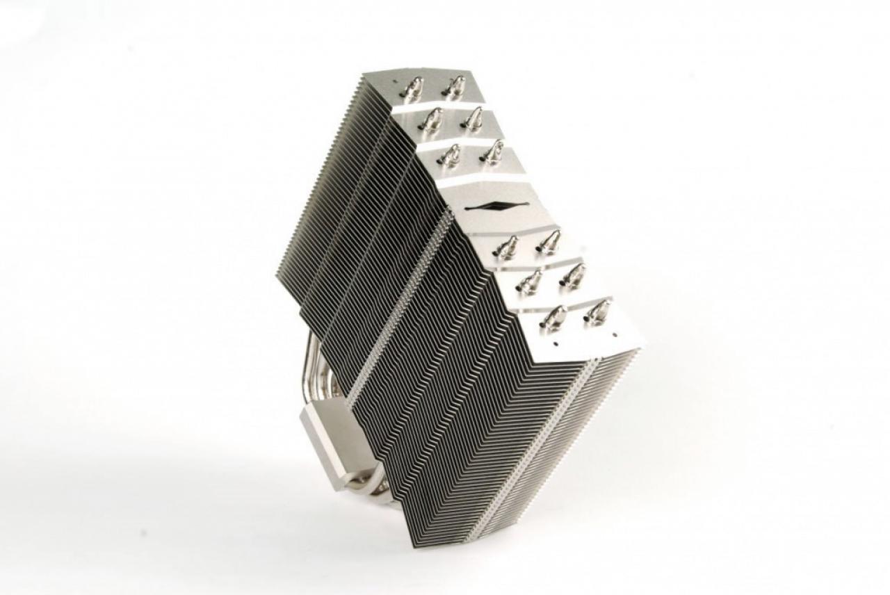 [19/10/2010] Thermalright Archon: Neuer CPU-Kühler mit über 900 Gramm Gesamtgewicht und 140-mm-Lüfter - Update (3)