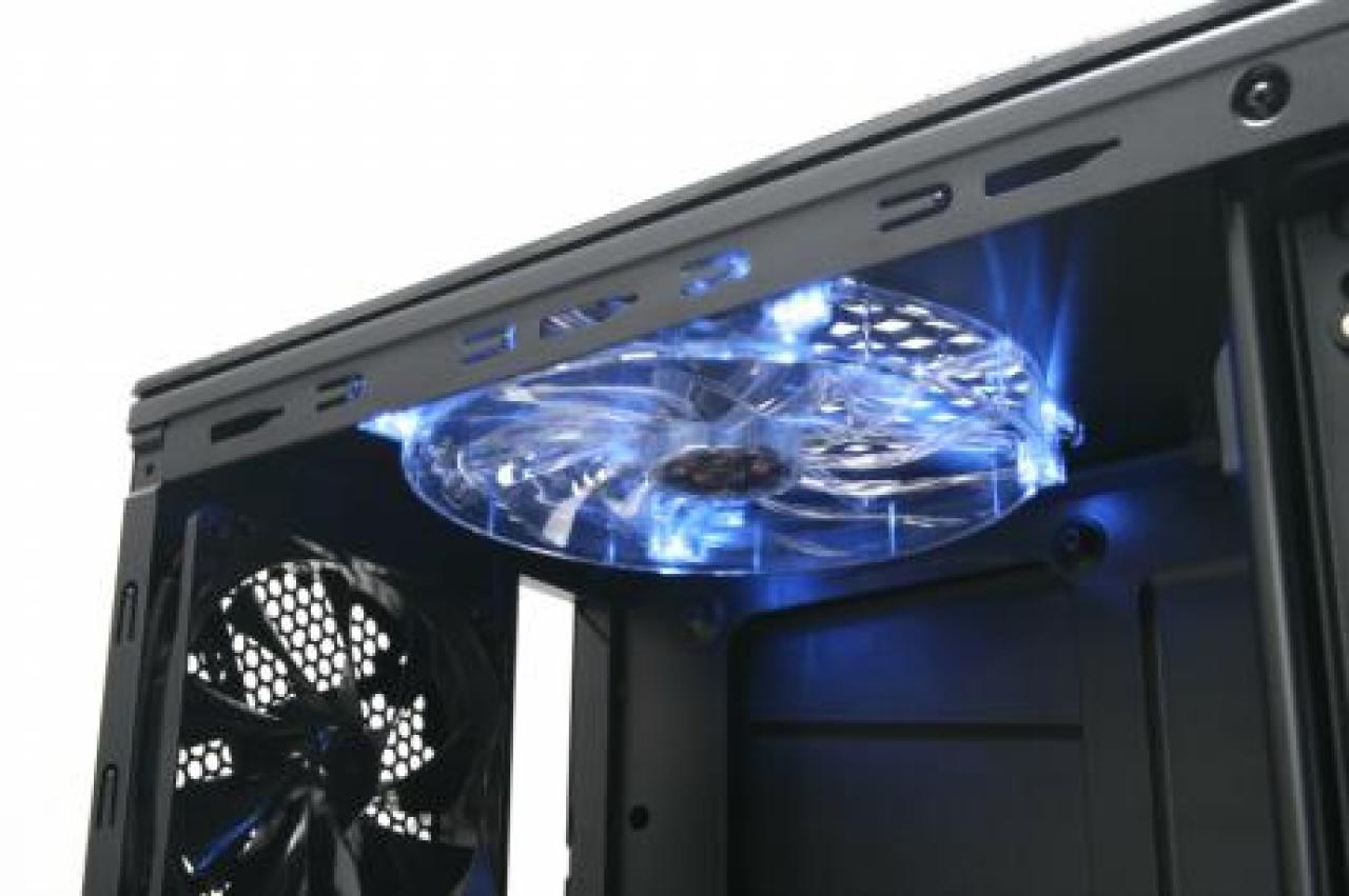 [22/10/2010] Thermaltake V5 Black Edition: Neuer Midi-Tower mit Tragegriff (5)