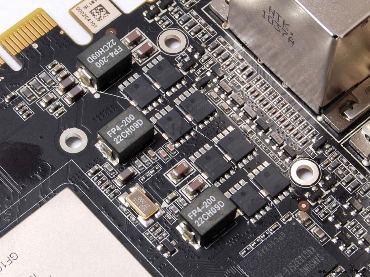 [26/10/2010] Zotac: Erste PCB-Fotos einer Dual-Geforce GTX 460 aufgetaucht (3)