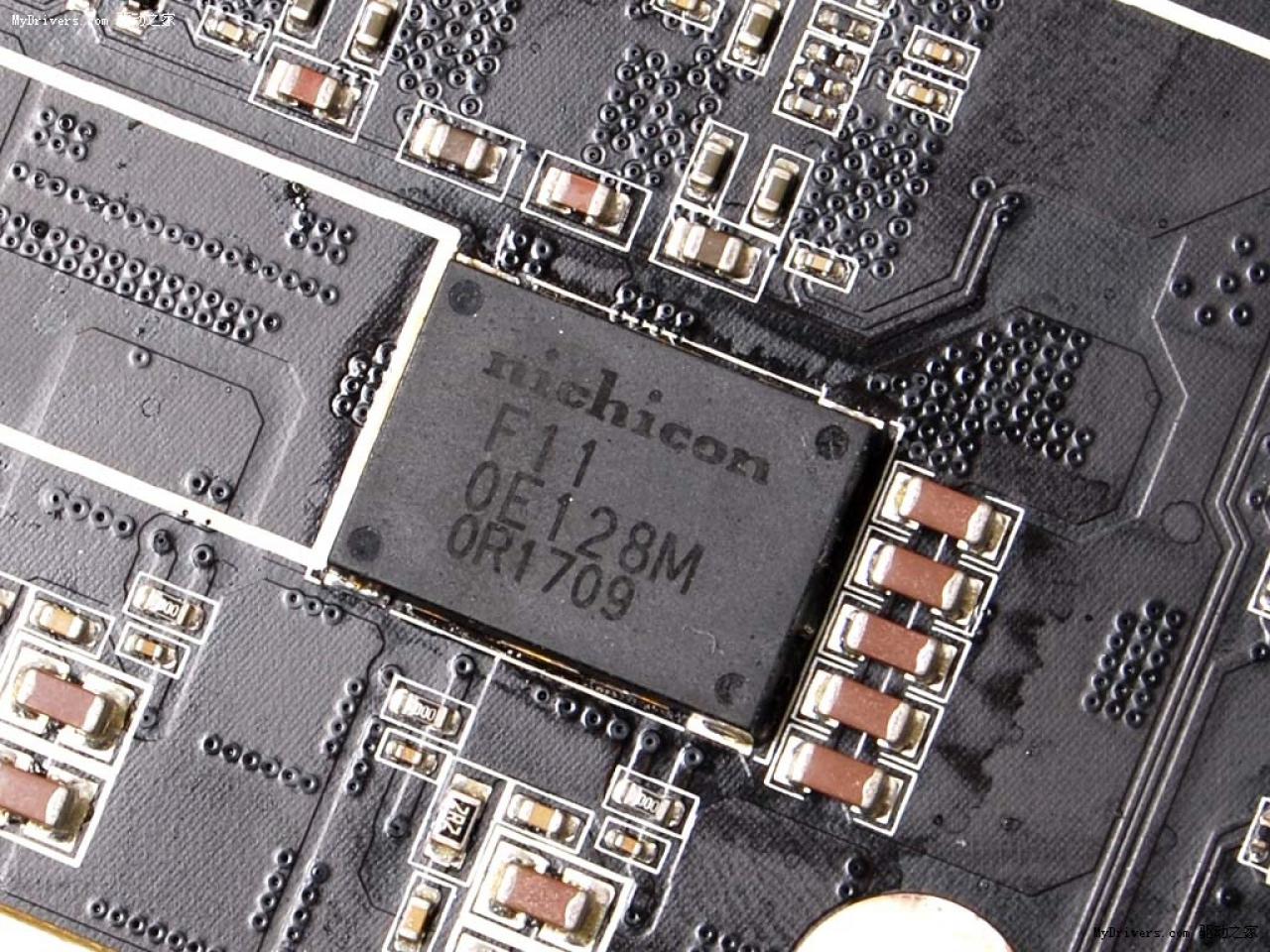 [26/10/2010] Zotac: Erste PCB-Fotos einer Dual-Geforce GTX 460 aufgetaucht (4)
