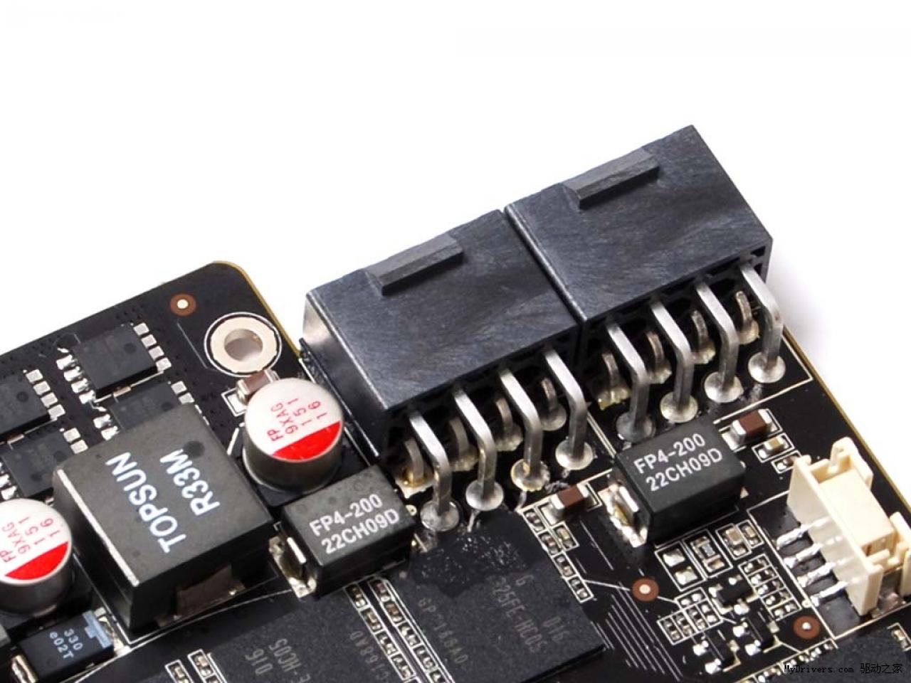 [26/10/2010] Zotac: Erste PCB-Fotos einer Dual-Geforce GTX 460 aufgetaucht (5)