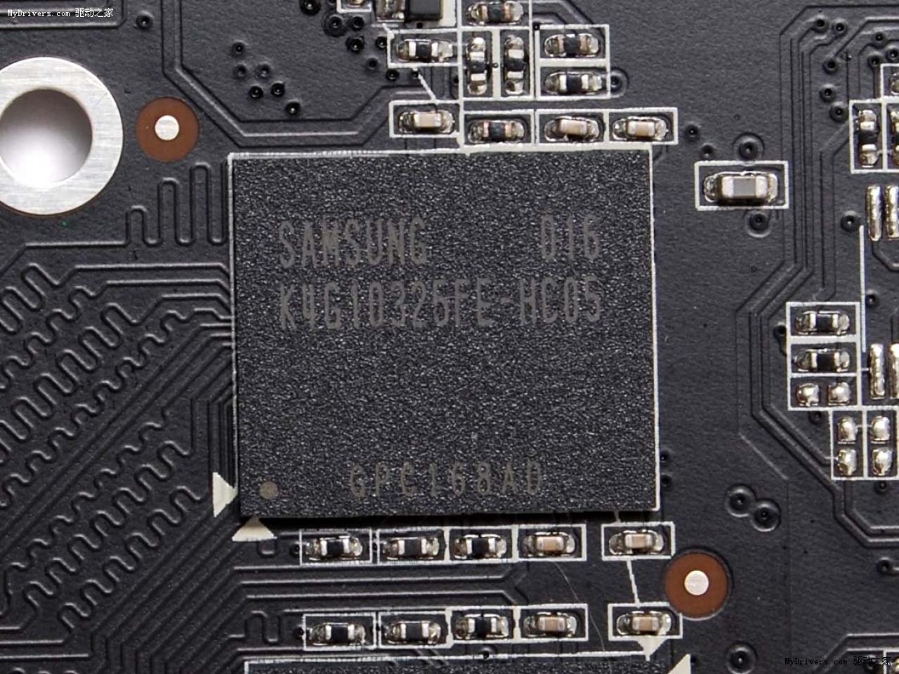[26/10/2010] Zotac: Erste PCB-Fotos einer Dual-Geforce GTX 460 aufgetaucht (8)
