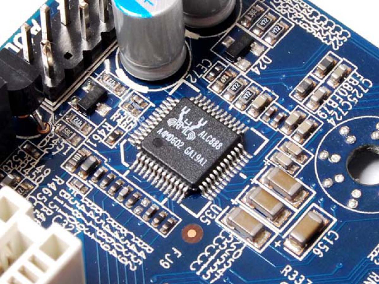 [03/10/2010] Neues Micro-ATX-Mainboard von Zotac mit H67-Chipsatz abgelichtet. (3)