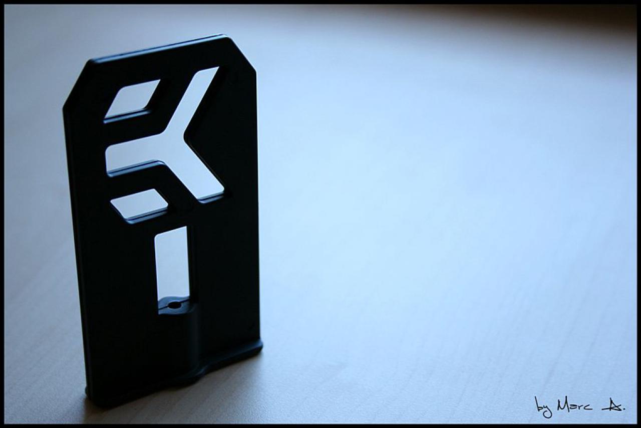 [30/10/2010] Casemod-Projekt Black meets Blue - Update: perfekte Optik in Bildern (5)