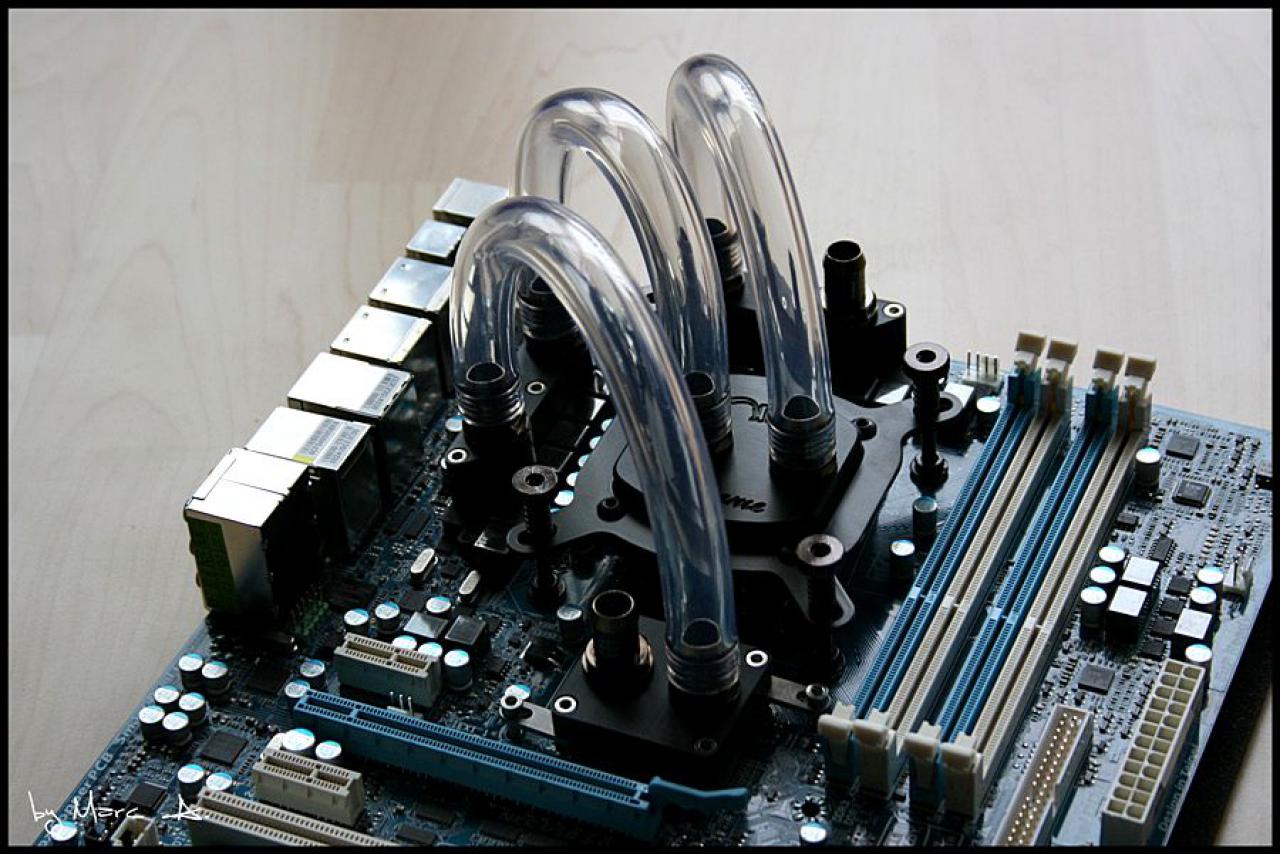 [30/10/2010] Casemod-Projekt Black meets Blue - Update: perfekte Optik in Bildern (7)