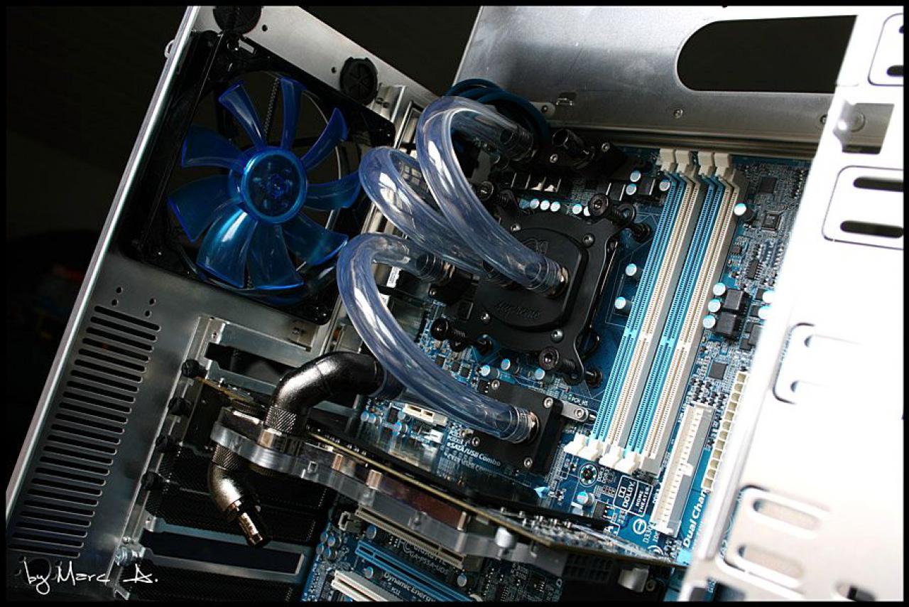[30/10/2010] Casemod-Projekt Black meets Blue - Update: perfekte Optik in Bildern (9)