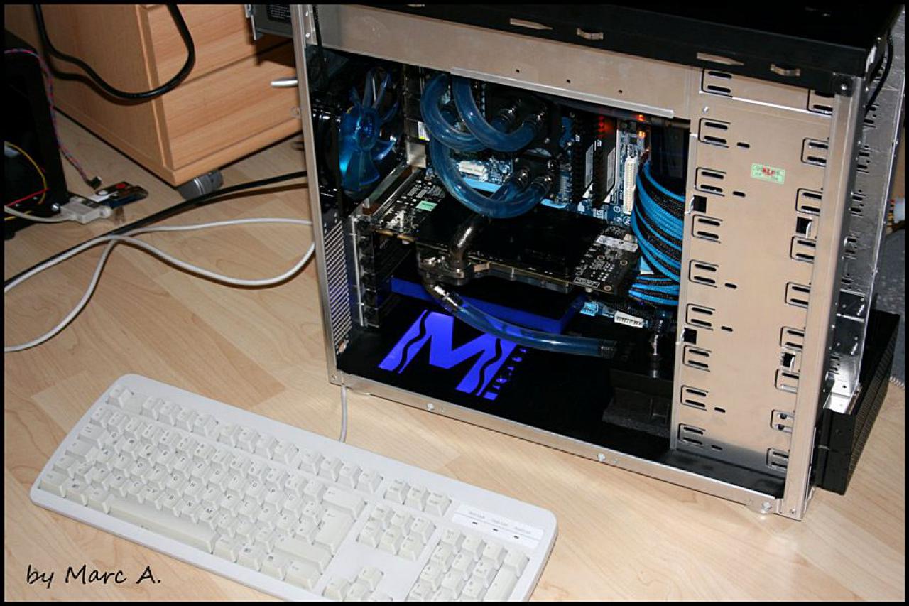[30/10/2010] Casemod-Projekt Black meets Blue - Update: perfekte Optik in Bildern (12)