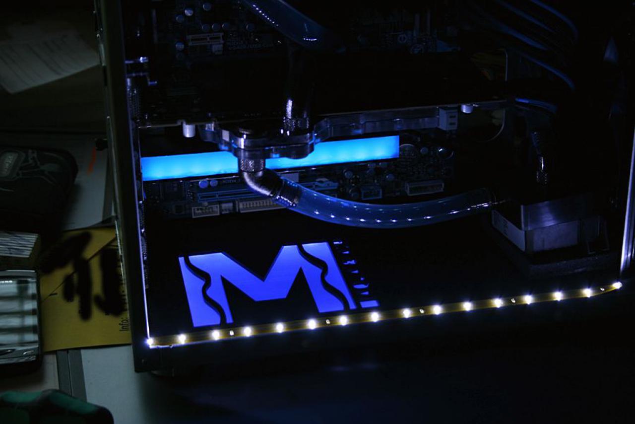 [30/10/2010] Casemod-Projekt Black meets Blue - Update: perfekte Optik in Bildern (19)