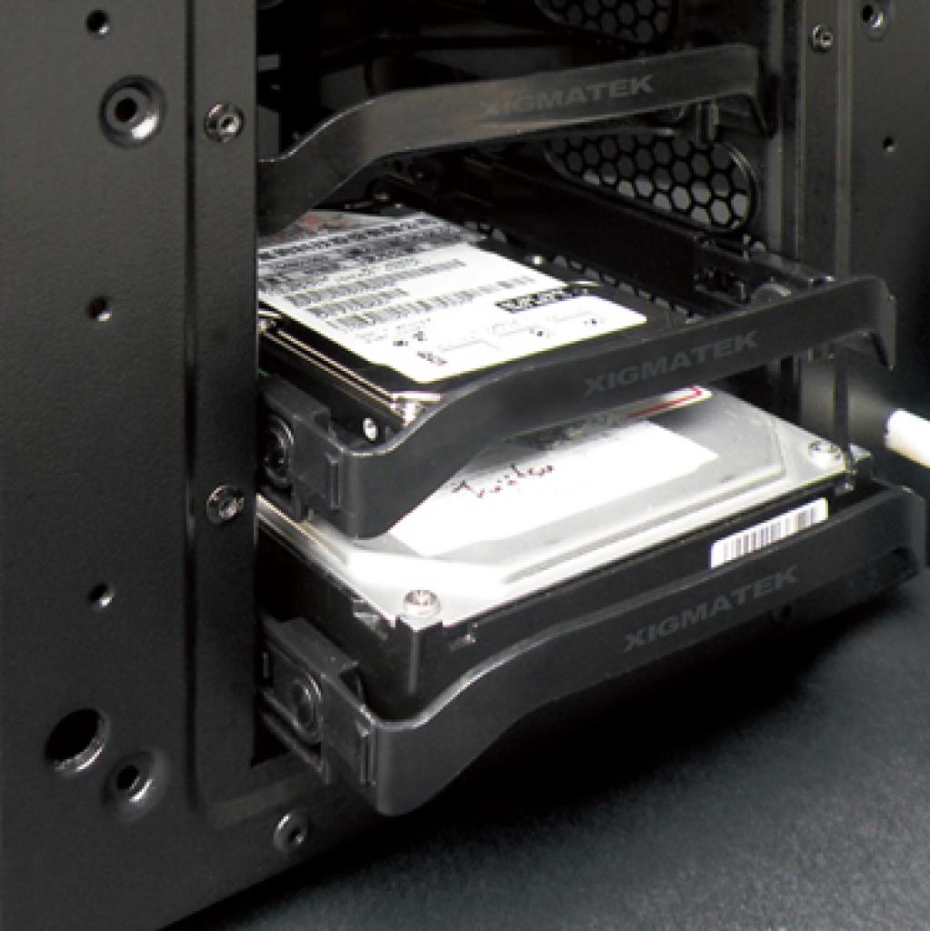 [25/10/2010] Xigmatek Pantheon: Neuer Midi-Tower mit Hot-Swap-HDD-Käfigen, USB 3.0 und Lüftersteuerung - Update: nun vorbestellbar (8)